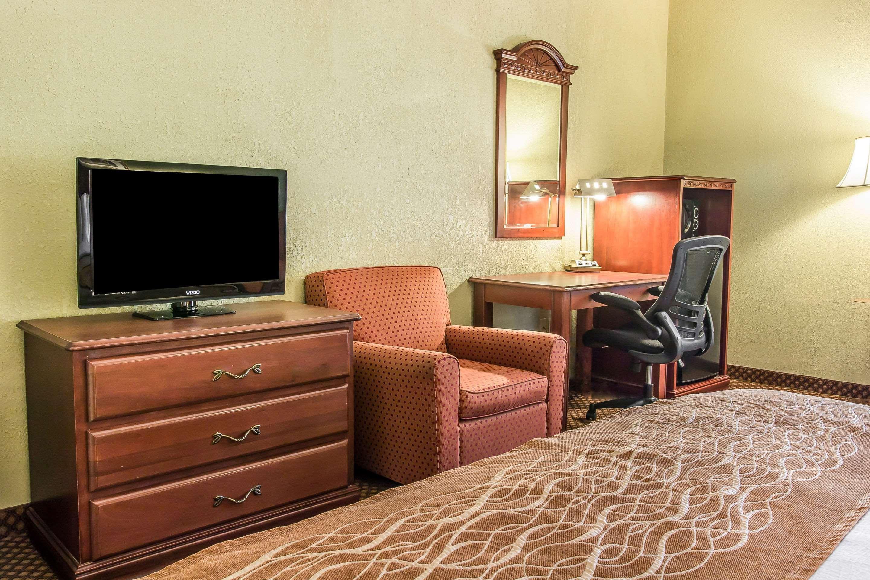 Quality Inn & Suites Ann Arbor Hwy 23 Eksteriør billede