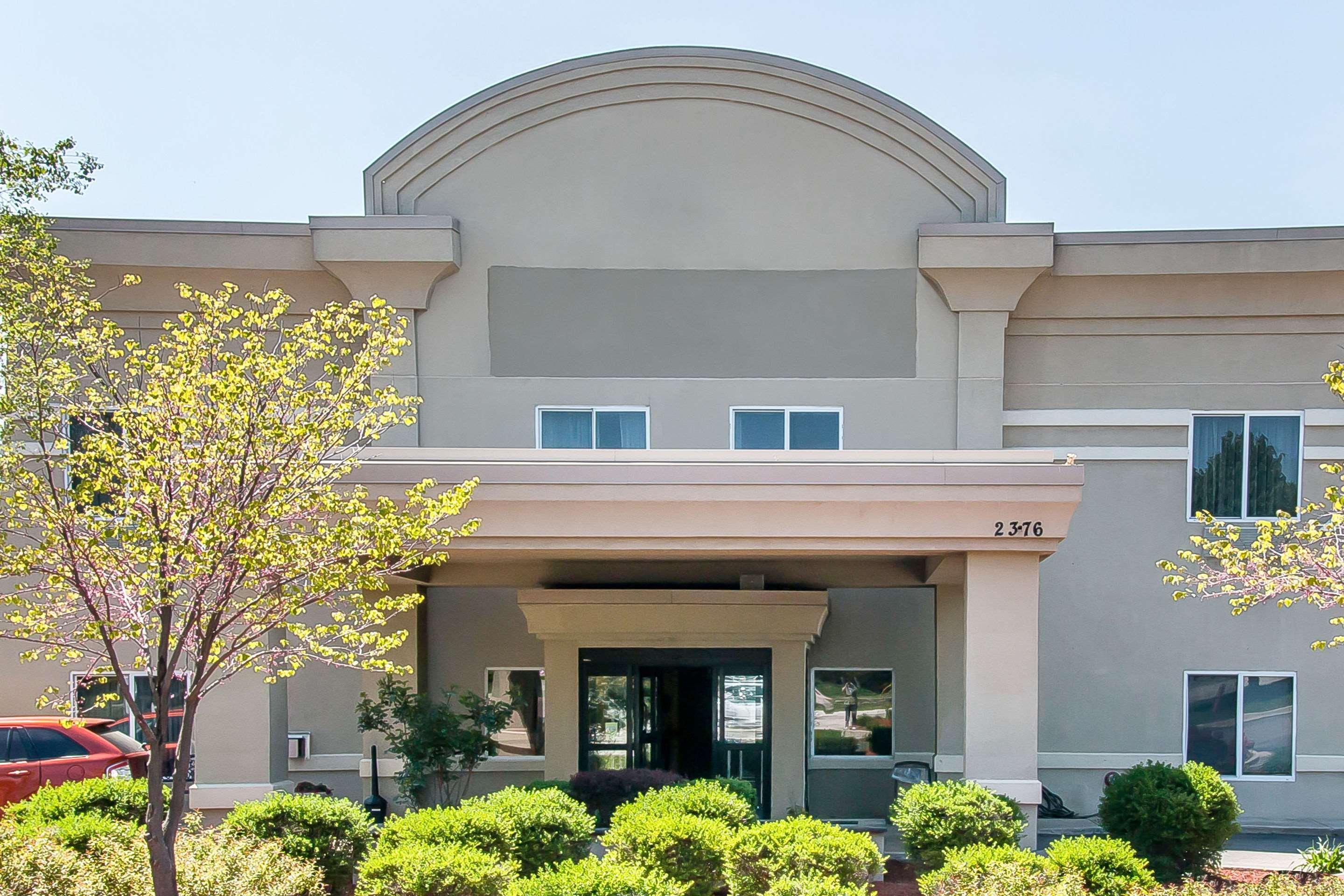 Quality Inn & Suites Ann Arbor Hwy 23 Eksteriør billede