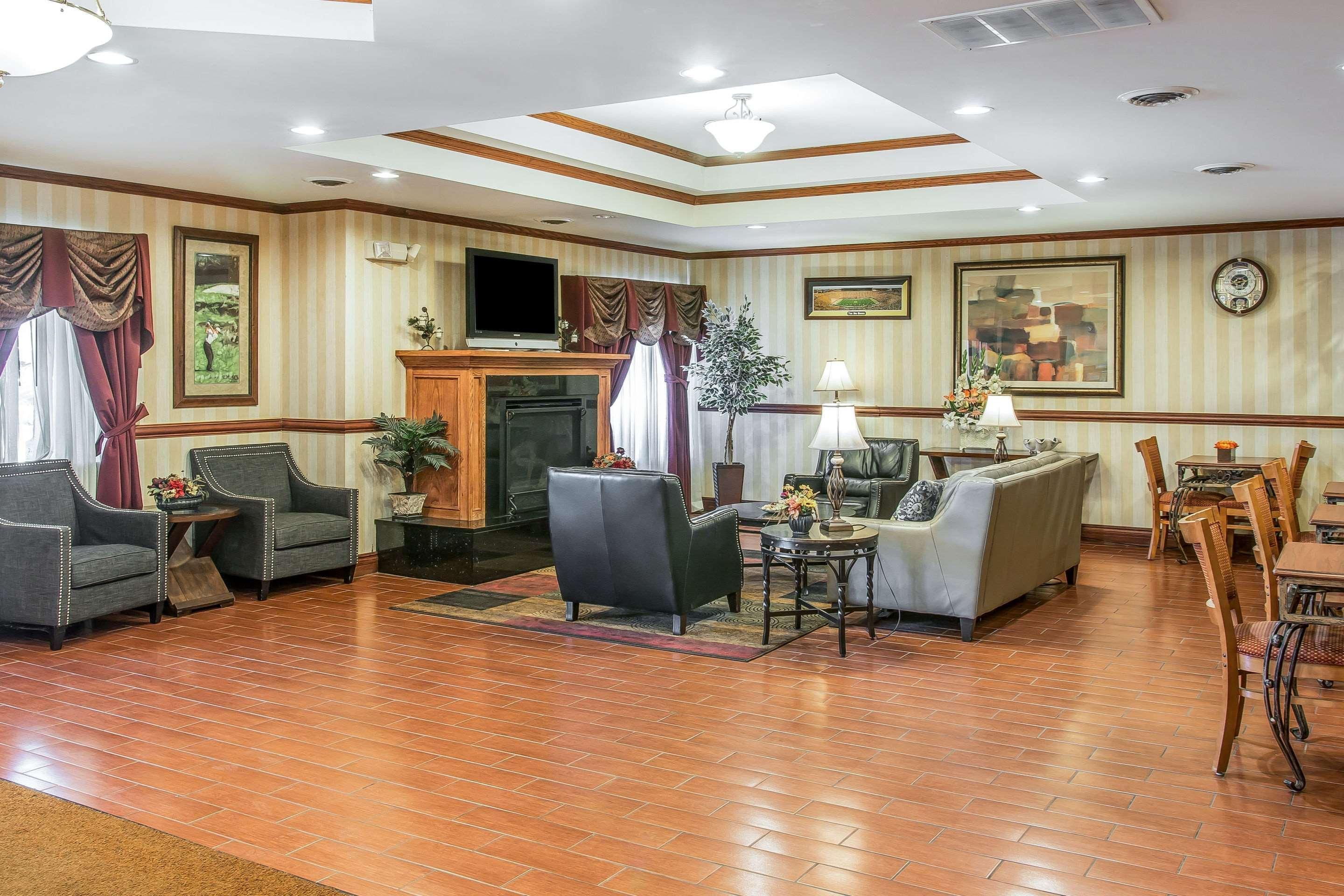 Quality Inn & Suites Ann Arbor Hwy 23 Eksteriør billede