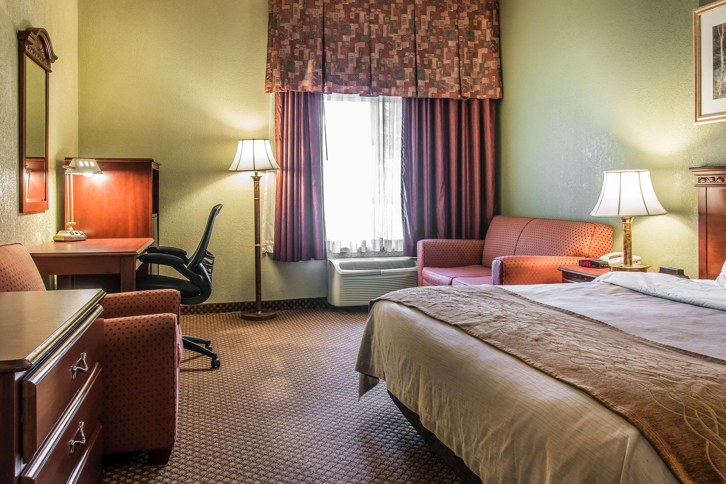 Quality Inn & Suites Ann Arbor Hwy 23 Eksteriør billede