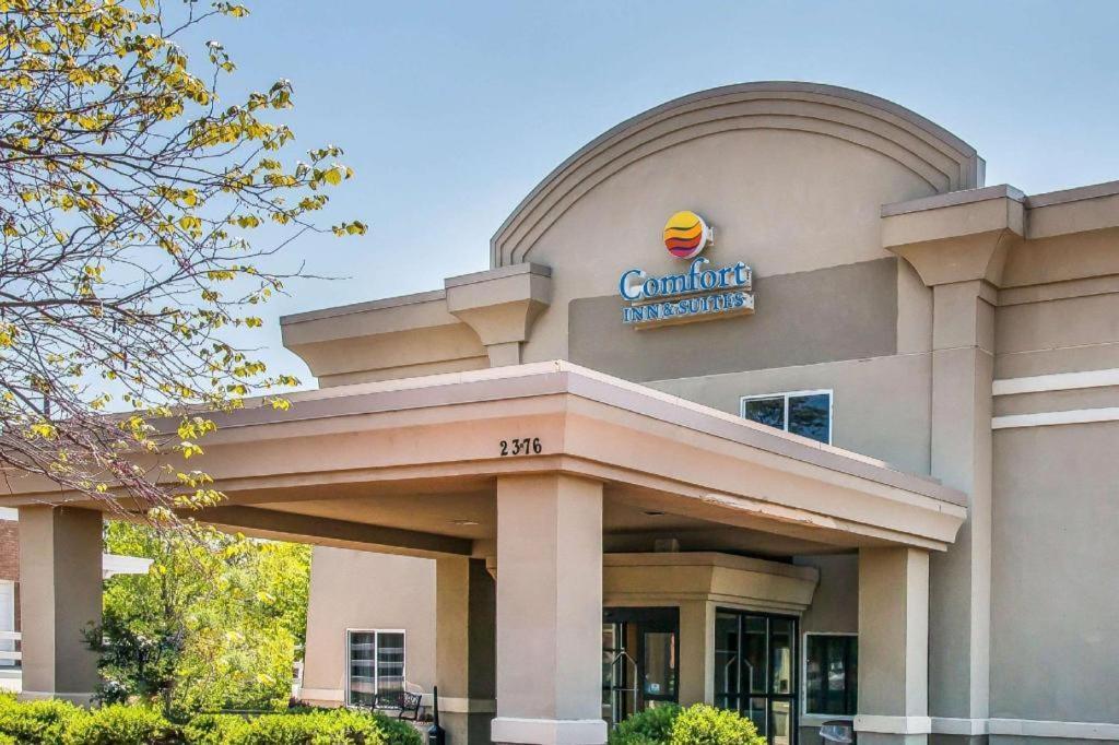 Quality Inn & Suites Ann Arbor Hwy 23 Eksteriør billede