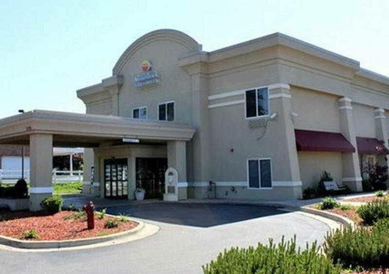 Quality Inn & Suites Ann Arbor Hwy 23 Eksteriør billede